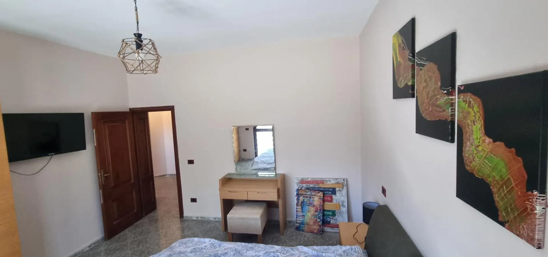 Matt House Beachside Apartment Durres