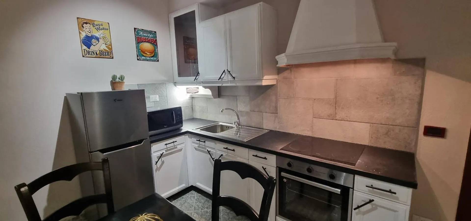 Matt House Beachside Apartment Durres