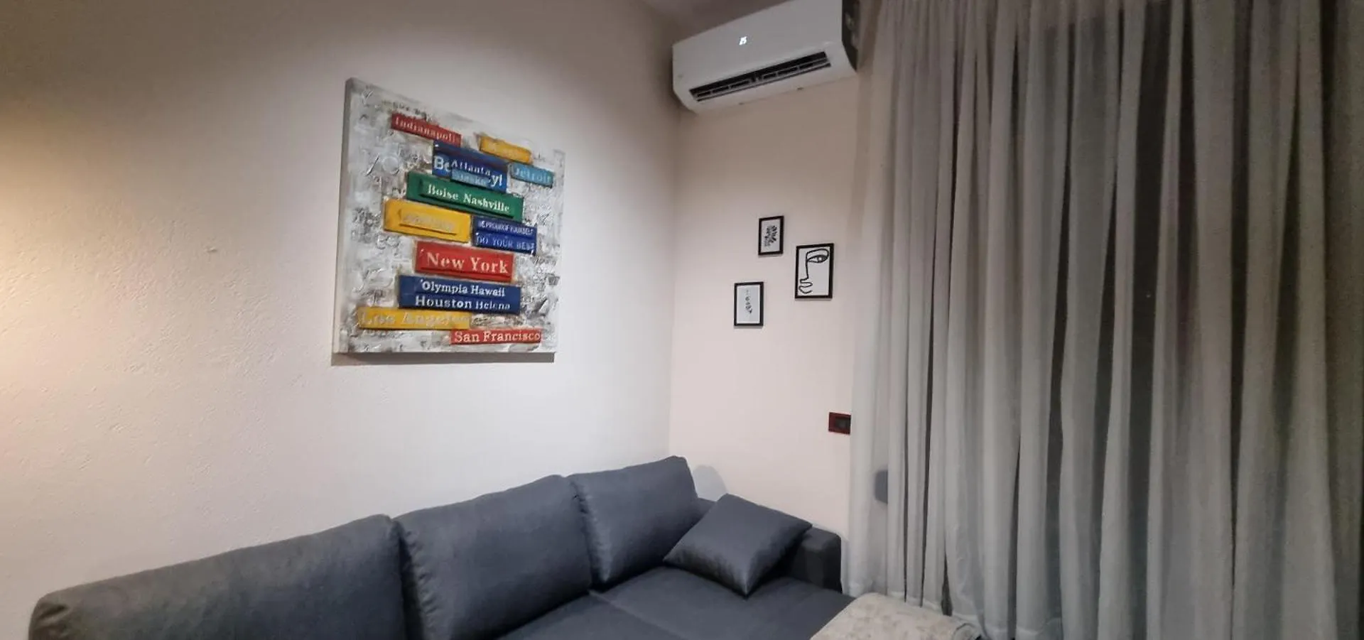 Matt House Beachside Apartment Durres