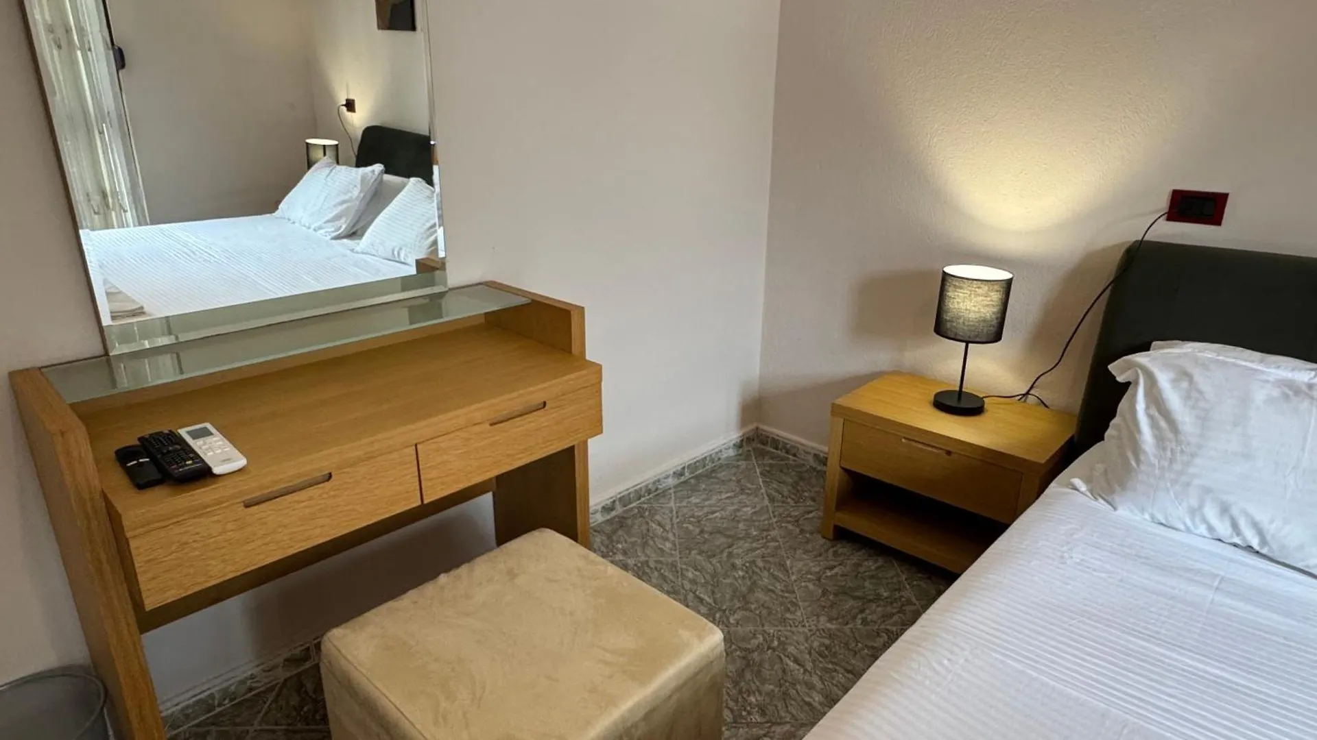 Matt House Beachside Apartment Durres 0*,  Albania