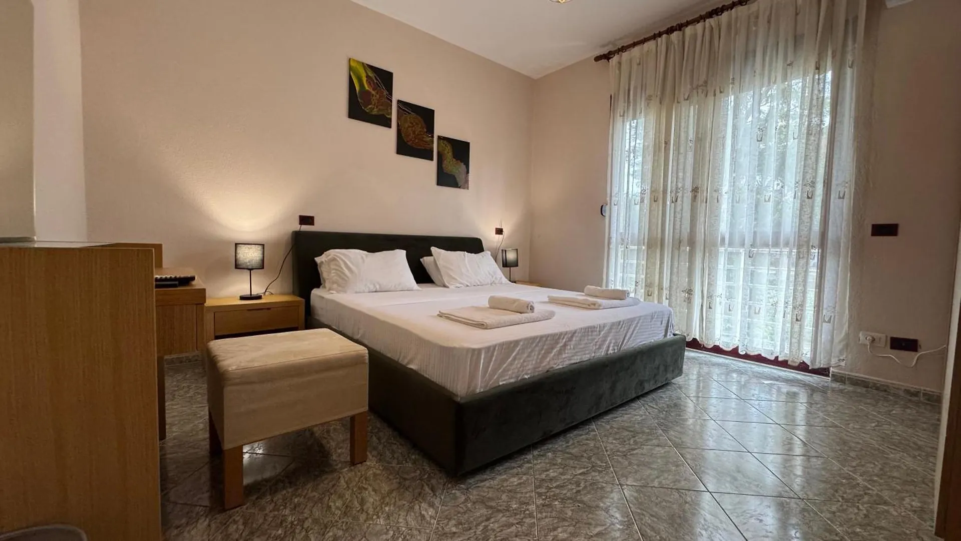 Matt House Beachside Apartment Durres Albania